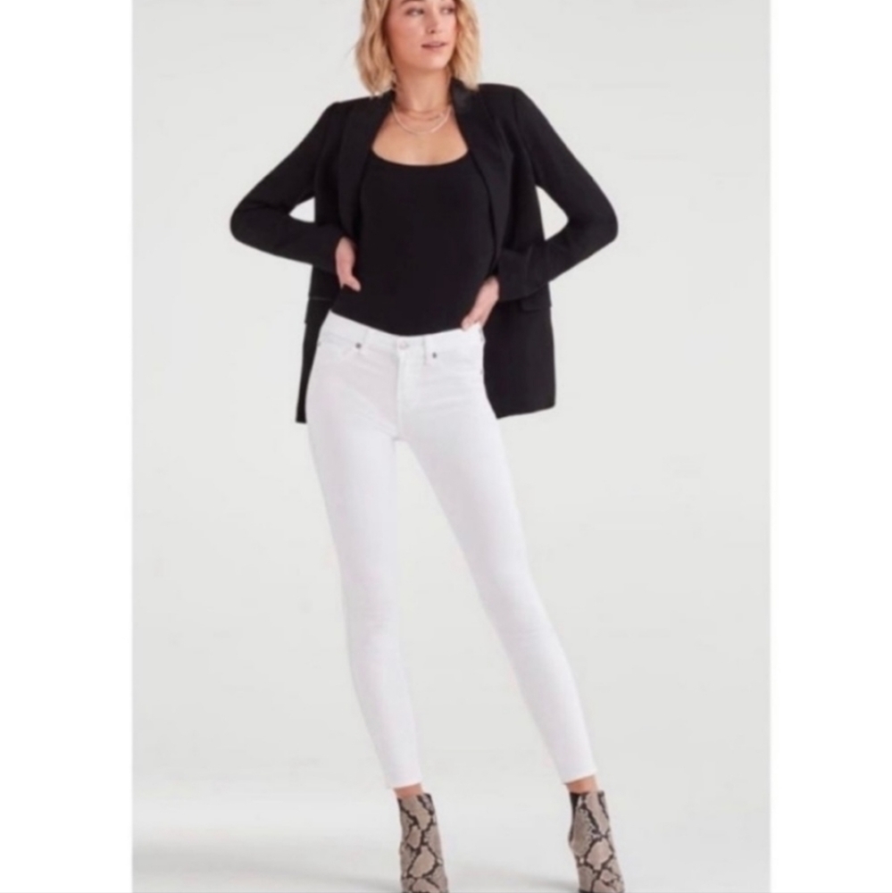 7SEVEN JEANS,SKINNY,EMBELLISHED BACK POCKETS, SMALL ZIPPERED POCKET TAPERED LEG
